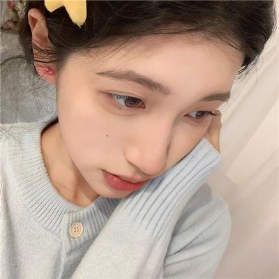 鬓边不是海棠红